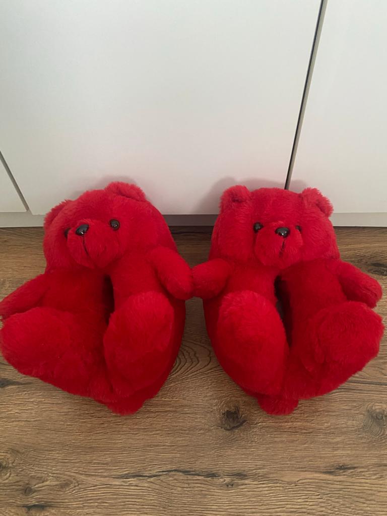 Rode Fluffy Beren Sloffen - One Size, Kleding | Dames, Schoenen, Ophalen of Verzenden, Zo goed als nieuw, Rood, Pantoffels of Sloffen