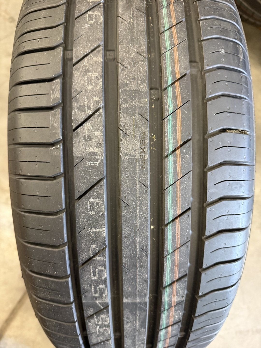 235/55R19 105V XL DEMO Nexen Nfera Sport (SU2) (EV) Zomerban, 19 inch, Gebruikt, -, -