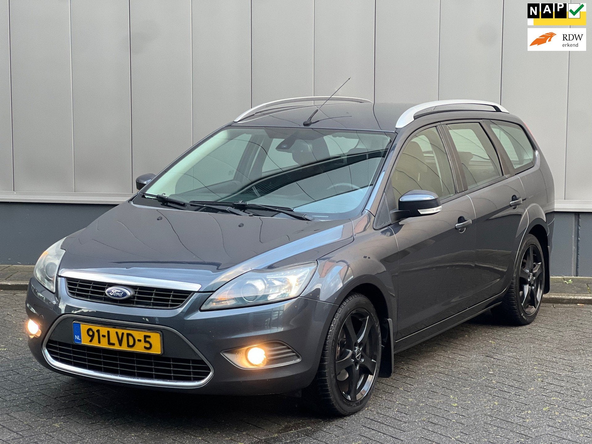 Ford Focus Wagon 1.8 Limited Airco NAP Cruise Trekhaak, Auto's, Euro 5, 125 pk, Gebruikt, 4 cilinders