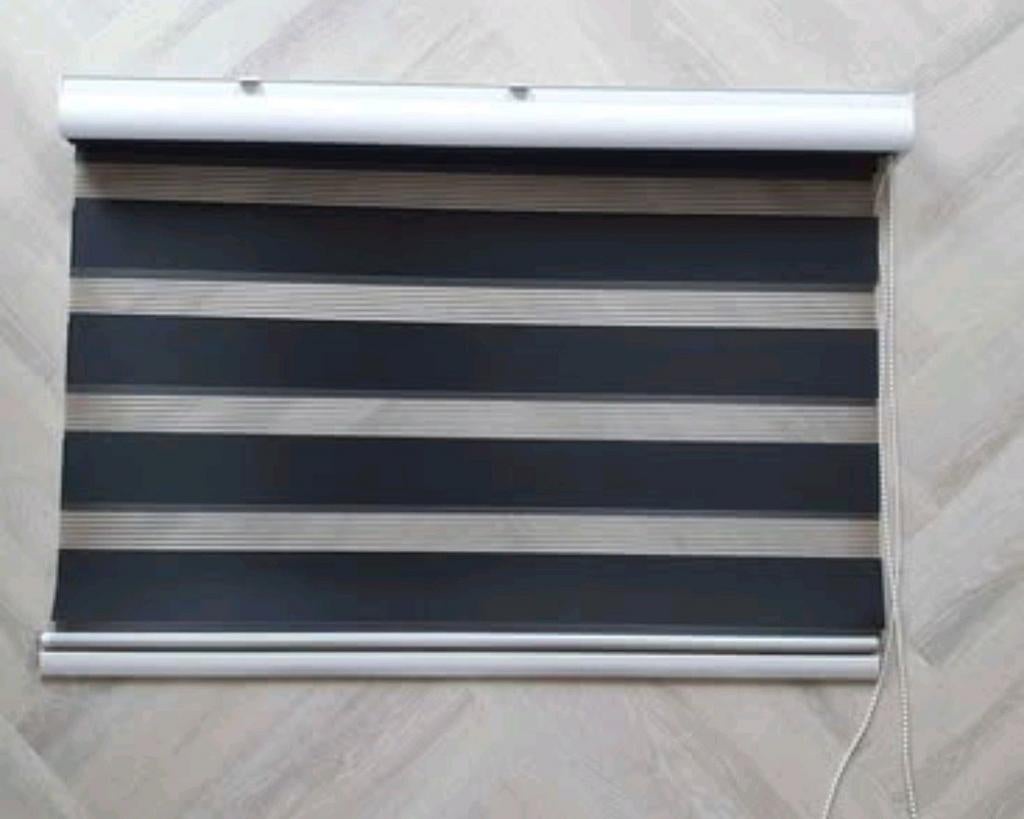 Nette Duo rolgordijn zwart, Huis en Inrichting, Stoffering | Gordijnen en Lamellen, Zwart, Ophalen of Verzenden, 200 cm of meer