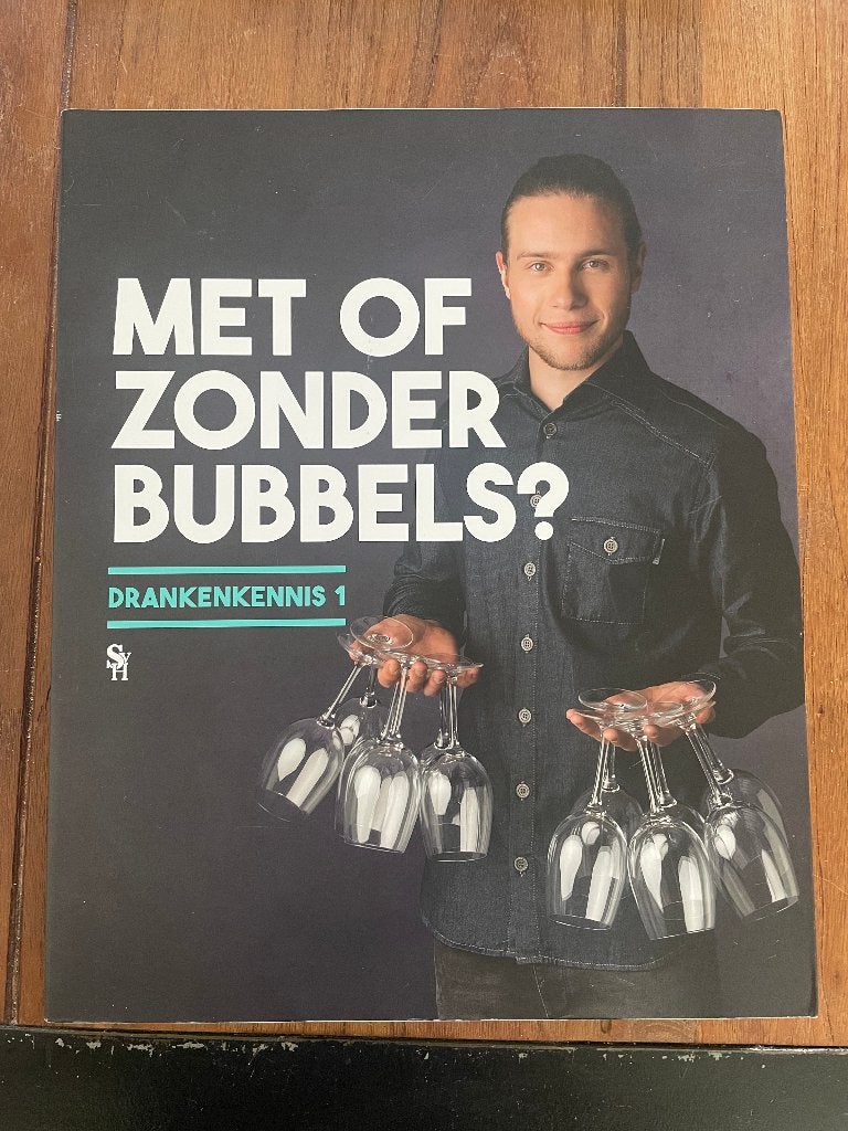 Theorieboek Drankenkennis 1 ISBN 9789052113203, Boeken, SVH, Ophalen of Verzenden, Zo goed als nieuw, MBO