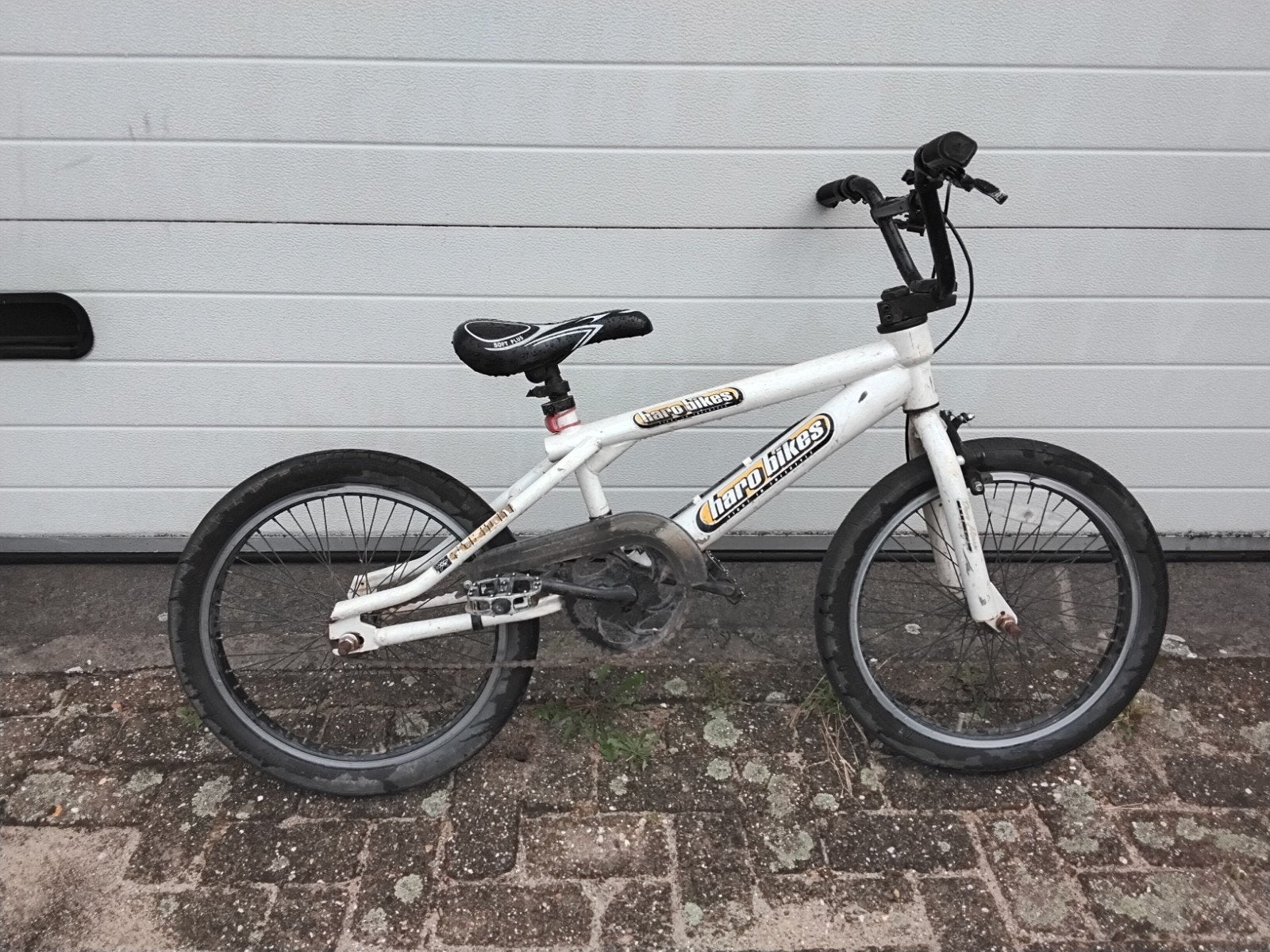 Haro Bikes BMX - Wit, Gebruikt, Goede Staat, Fietsen en Brommers, Fietsen | Crossfietsen en BMX, Ophalen, Gebruikt, Velgrem, 20 tot 24 inch