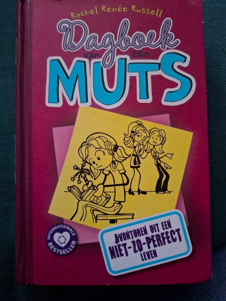 Dagboek Muts deel 1, Boeken, Ophalen of Verzenden, Gelezen, Rachel Renée Russell, Fictie