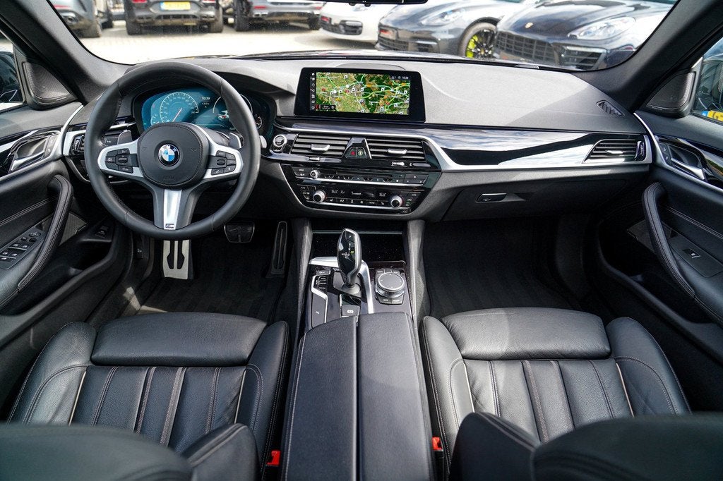 BMW 5-serie Touring 520i High Executive | M-Pakket | Harman/, Auto's, BMW, Automaat, 1998 cc, Achterwielaandrijving, 4 cilinders