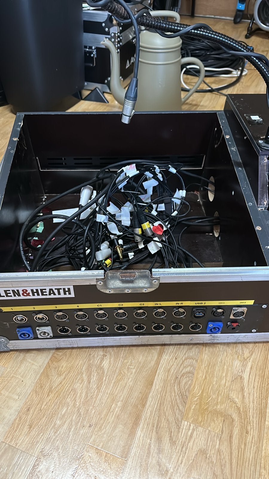 3x 19inch Flightcase met bierkap en bekabeling, Ophalen, Gebruikt