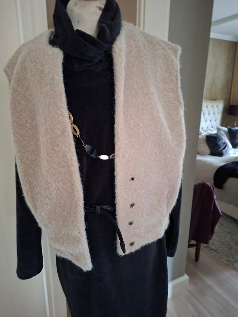 Stijlvol harig gilet in warme beige kleur, Ophalen of Verzenden, Gedragen, Beige