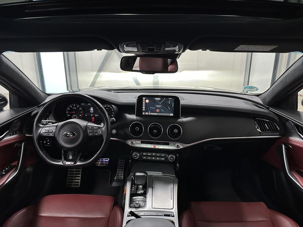 Kia Stinger 2.0 256pk T-GDI GT-Line | Full-option | Org NL |, Auto's, Automaat, Gebruikt, Euro 6, 4 cilinders
