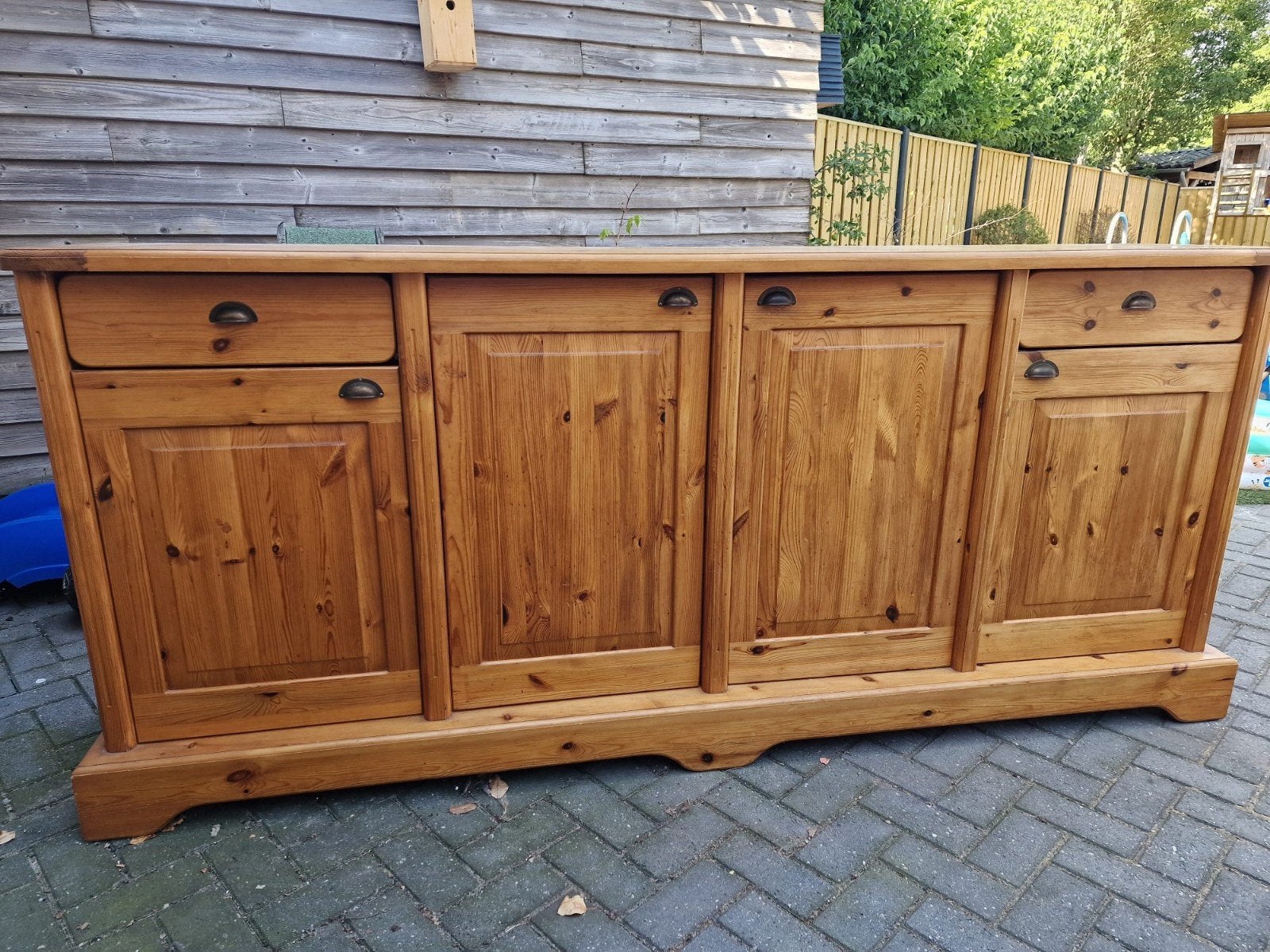 Massief grenen dressoir met gebruikssporen, Ophalen