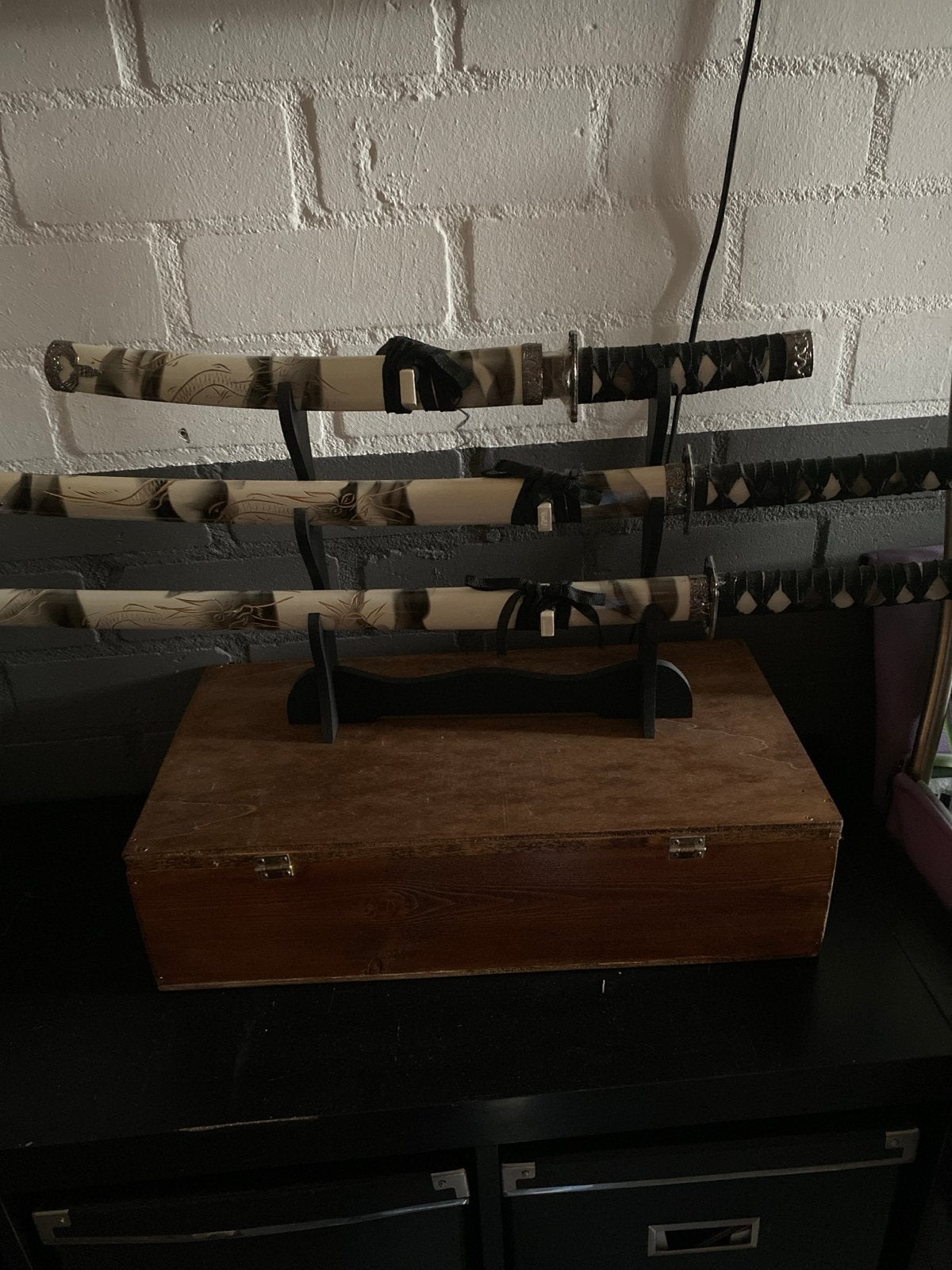 Set van 3 decoratieve katana's met standaard, Ophalen of Verzenden, Gebruikt