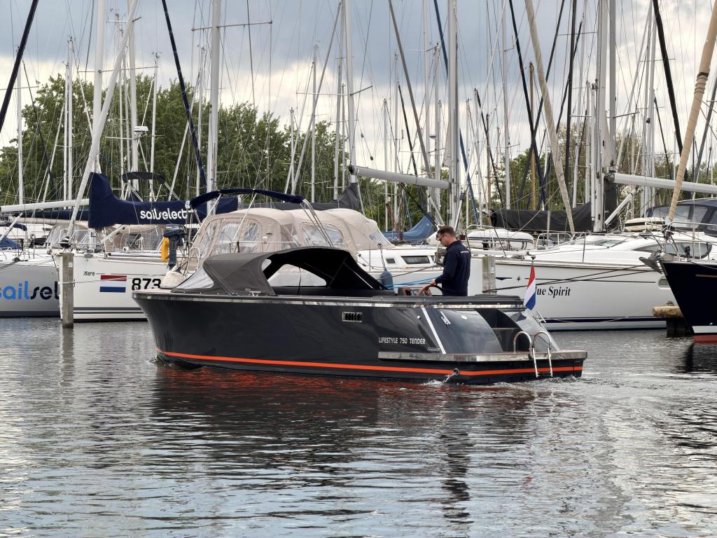 Lifestyle Marine 750 + 42PK Craftsman 2022, Niet ingevuld, Binnenboordmotor, Zo goed als nieuw, Polyester