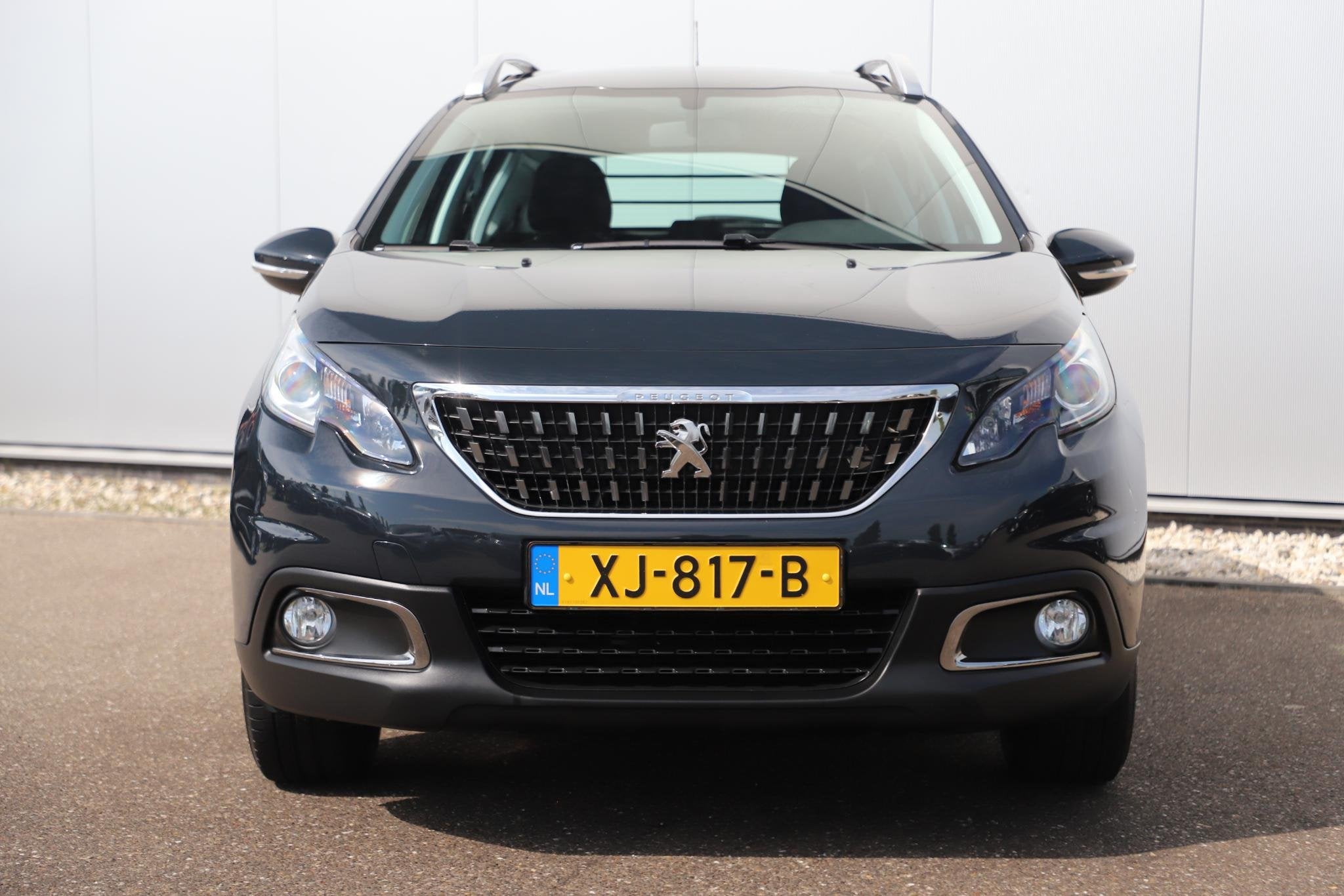 Peugeot 2008 1.2 PureTech Active Trekhaak Radio Bluetooth Ai, Voorwielaandrijving, Stof, Gebruikt, Euro 6