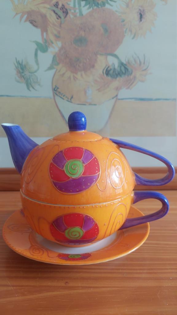 Unieke 'Tea for One' set - Oranje met kleurrijke decoratie, Keramiek, Ophalen of Verzenden, Zo goed als nieuw, Overige stijlen