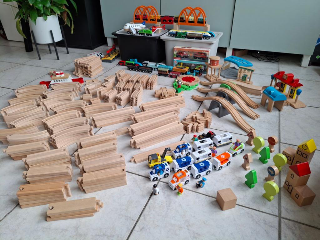 Mega grote houten treinbaan (Brio, Ikea, Thomas), Ophalen