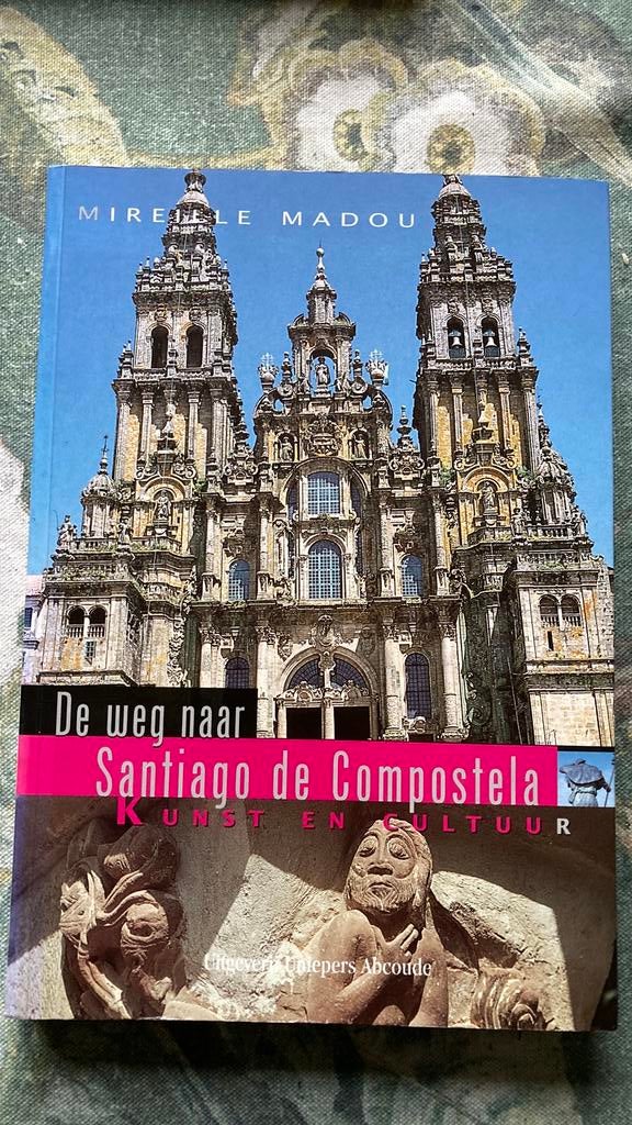 De weg naar SANTIAGO DE COMPOSTELA. -vol foto’s-!, Boeken, Europa, Ophalen of Verzenden, Reisgids of -boek, Gelezen