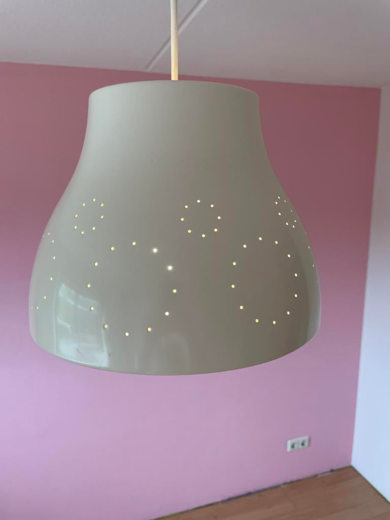Witte hanglamp ikea met gaatjes patroon, Ophalen, Zo goed als nieuw, Minder dan 50 cm
