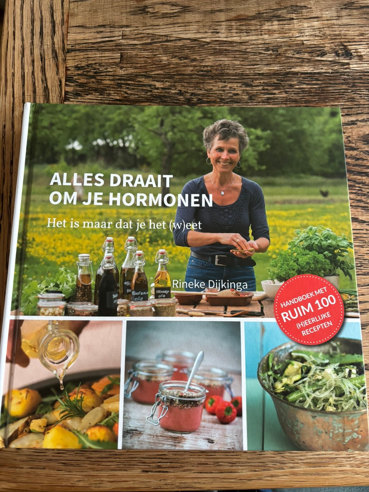 Alles draait om je hormonen - Rineke Dijkinga, Ophalen of Verzenden, Zo goed als nieuw