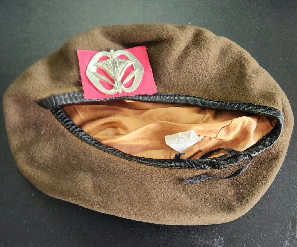 KL Baret Administratie, Ophalen of Verzenden, Landmacht, Nederland, Helm of Baret