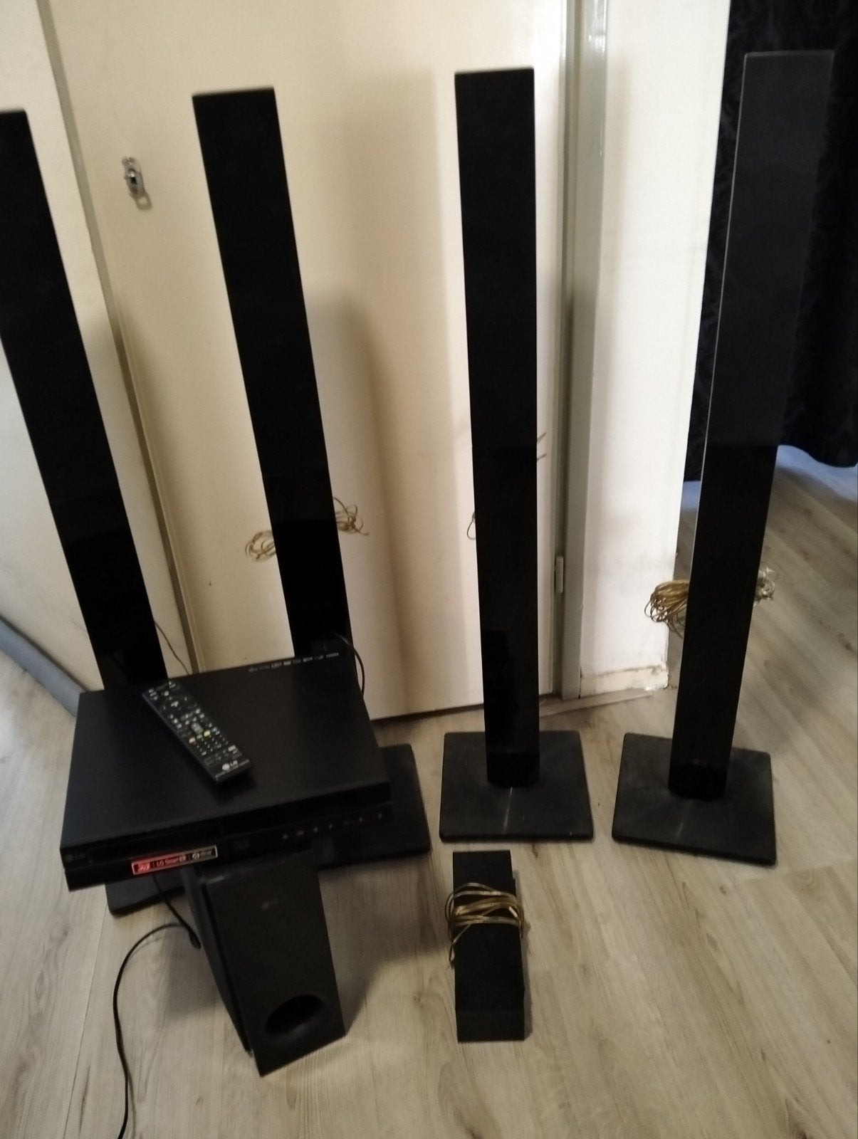 LG Home Cinema Blu Ray installatie 5.1, Audio, Tv en Foto, Home Cinema-sets, Gebruikt, Blu-ray-speler, 70 watt of meer, Ophalen