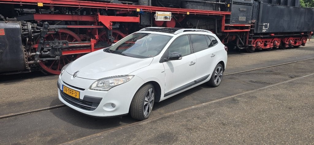 Renault Mégane 1.4 16V TCE 96KW Estate 2012 Wit, Auto's, Voorwielaandrijving, Euro 5, Zwart, 4 cilinders