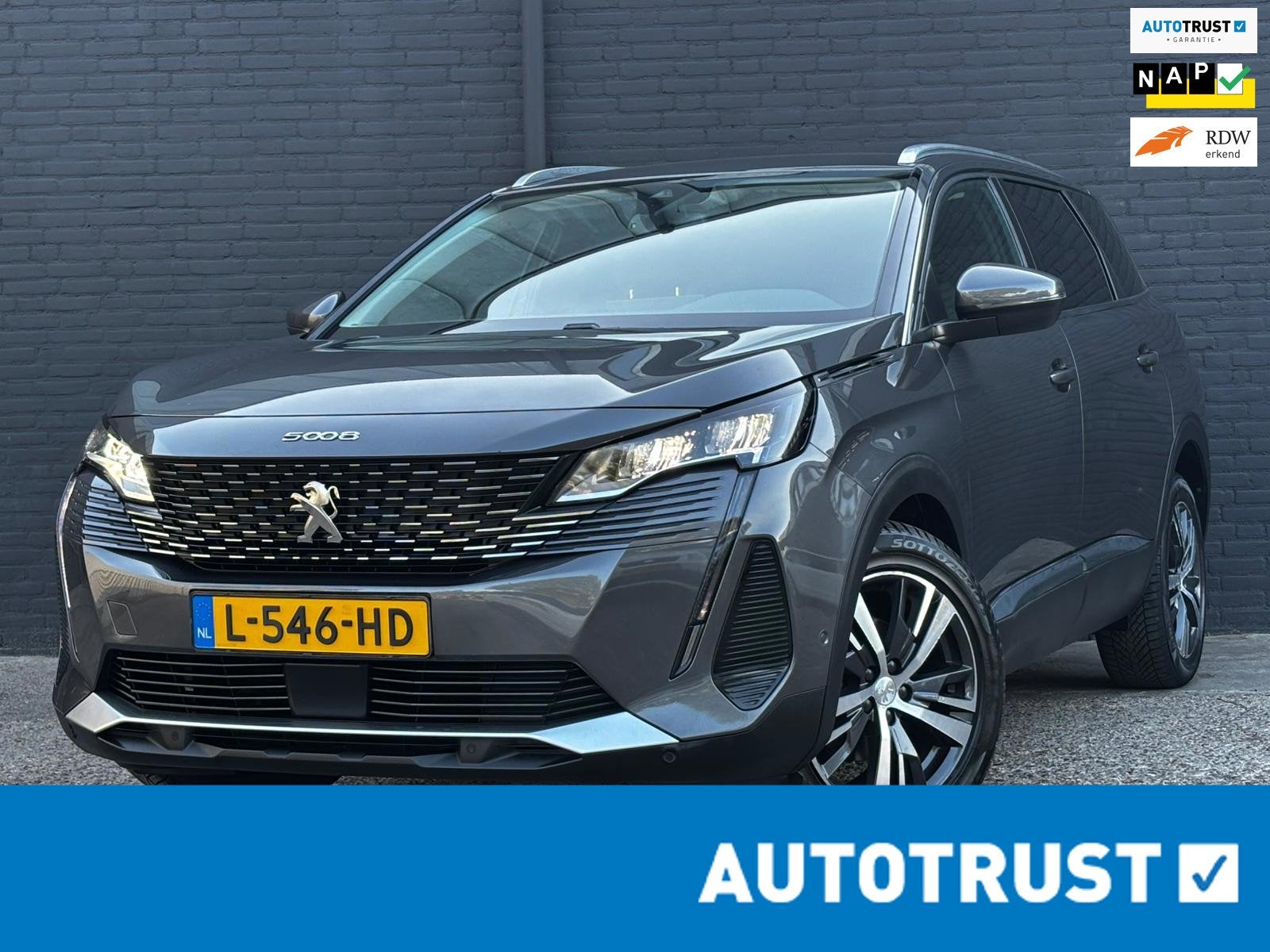 Peugeot 5008 1.2 PureTech Blue Lease Allure |CARPLAY|LEDER|C, Auto's, Dealer onderhouden, Gebruikt, Euro 6, 1199 cc