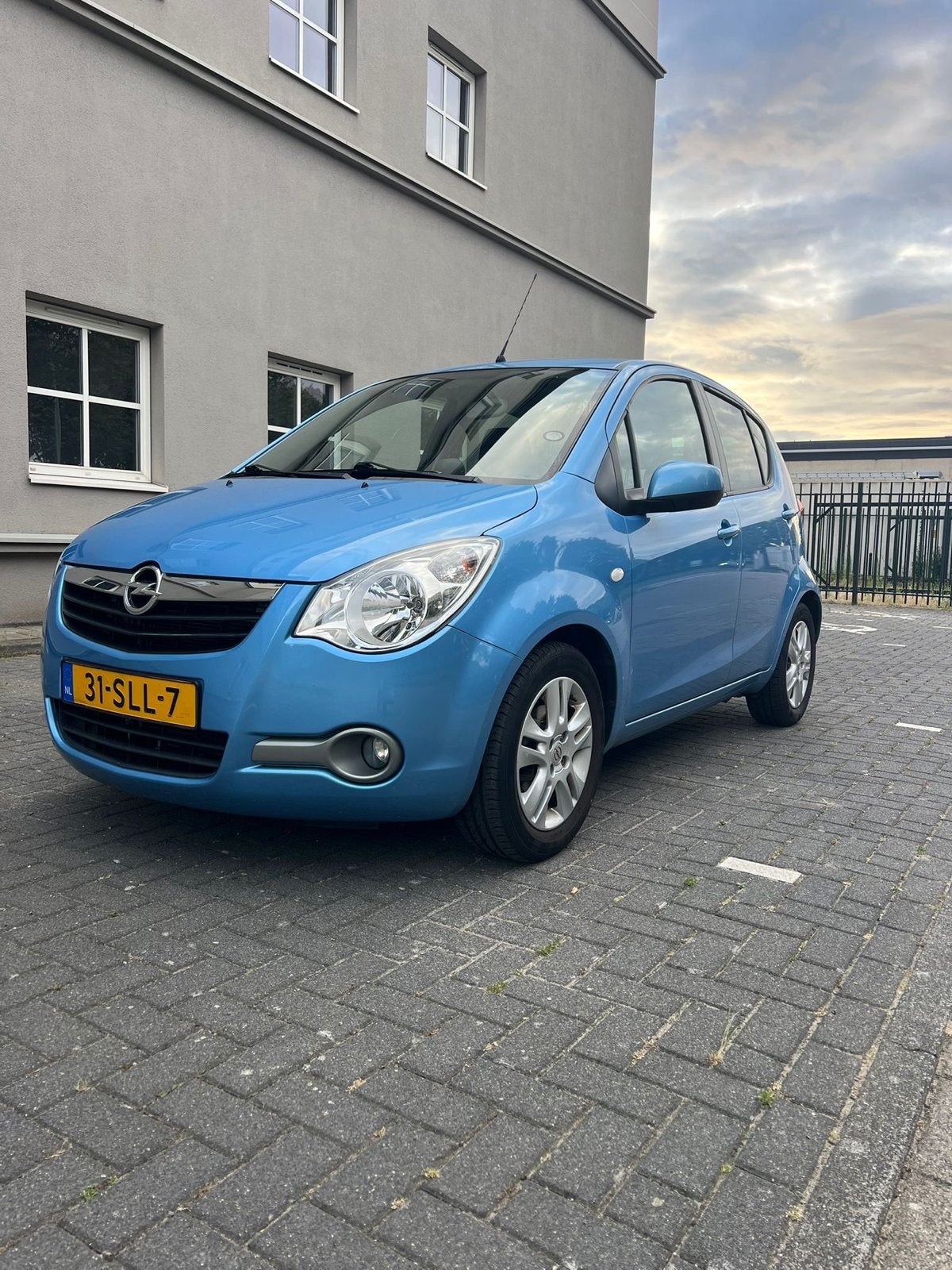 Opel Agila 2011 | 24.415 km | Dealeronderhouden | Airco, Dealer onderhouden, 31 €/maand, Blauw, Origineel Nederlands