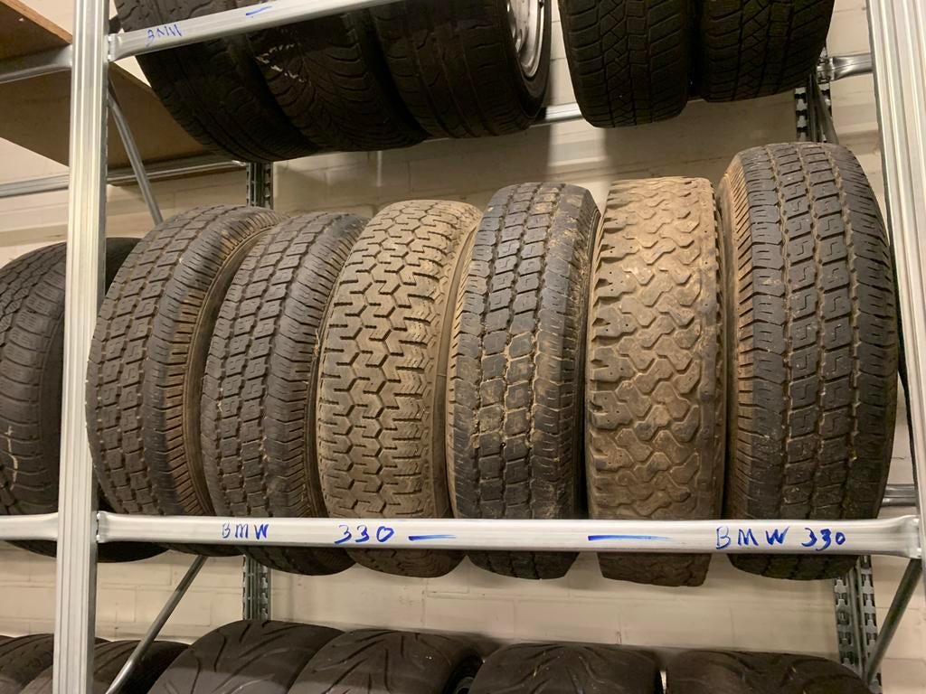 Velgen met oude banden ford transit mk1-2 dubbellucht, Ophalen, Gebruikt