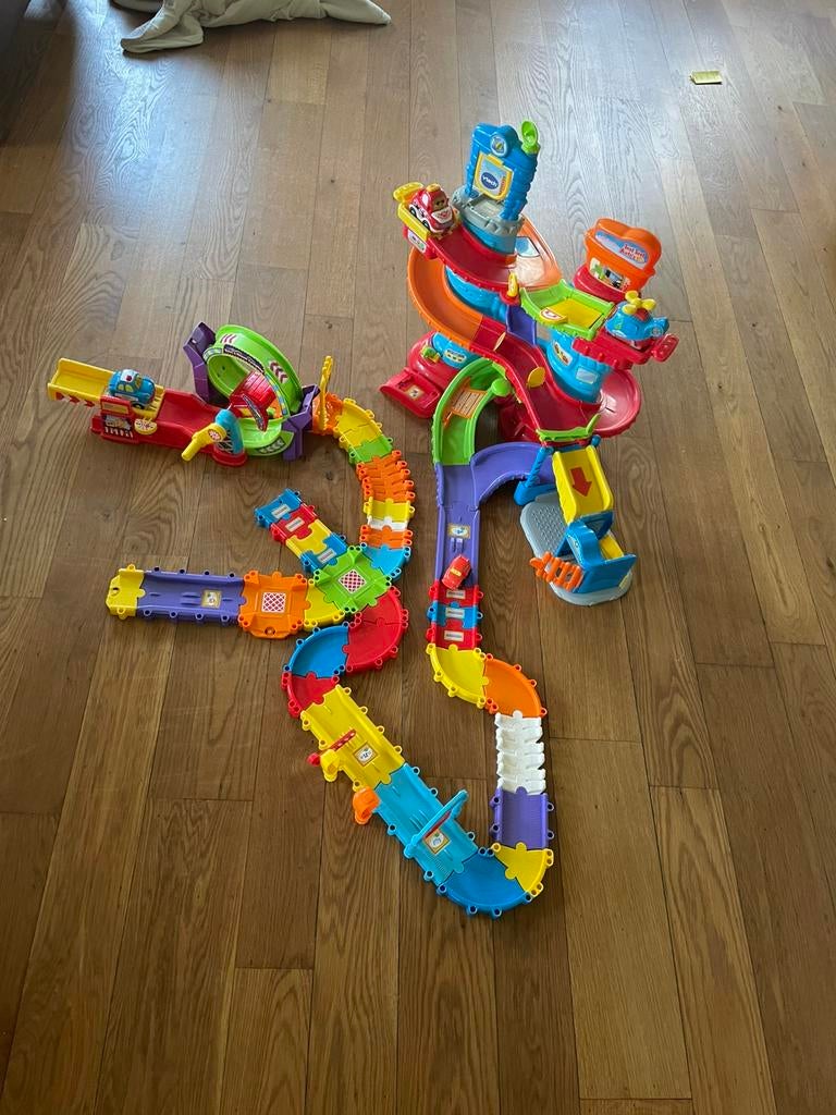 Vtech Toet Toet Auto’s; zeer uitgebreid., Kinderen en Baby's, Speelgoed | Vtech, Ophalen of Verzenden, Zo goed als nieuw, 2 tot 4 jaar