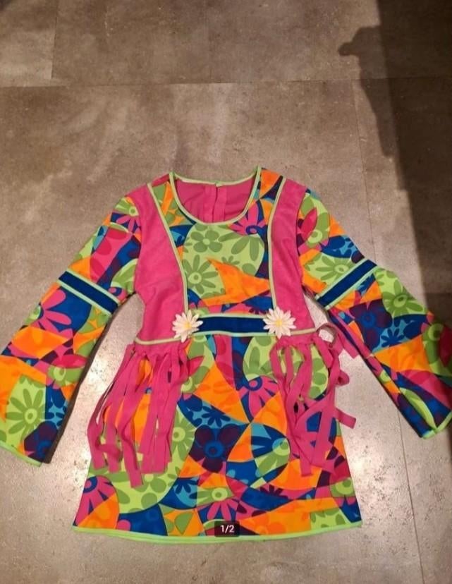 flowerpower jurkje,carnavalsjurkje,verkleedjurk,carnavalsju, Ophalen of Verzenden, Zo goed als nieuw, 122 t/m 128, Meisje