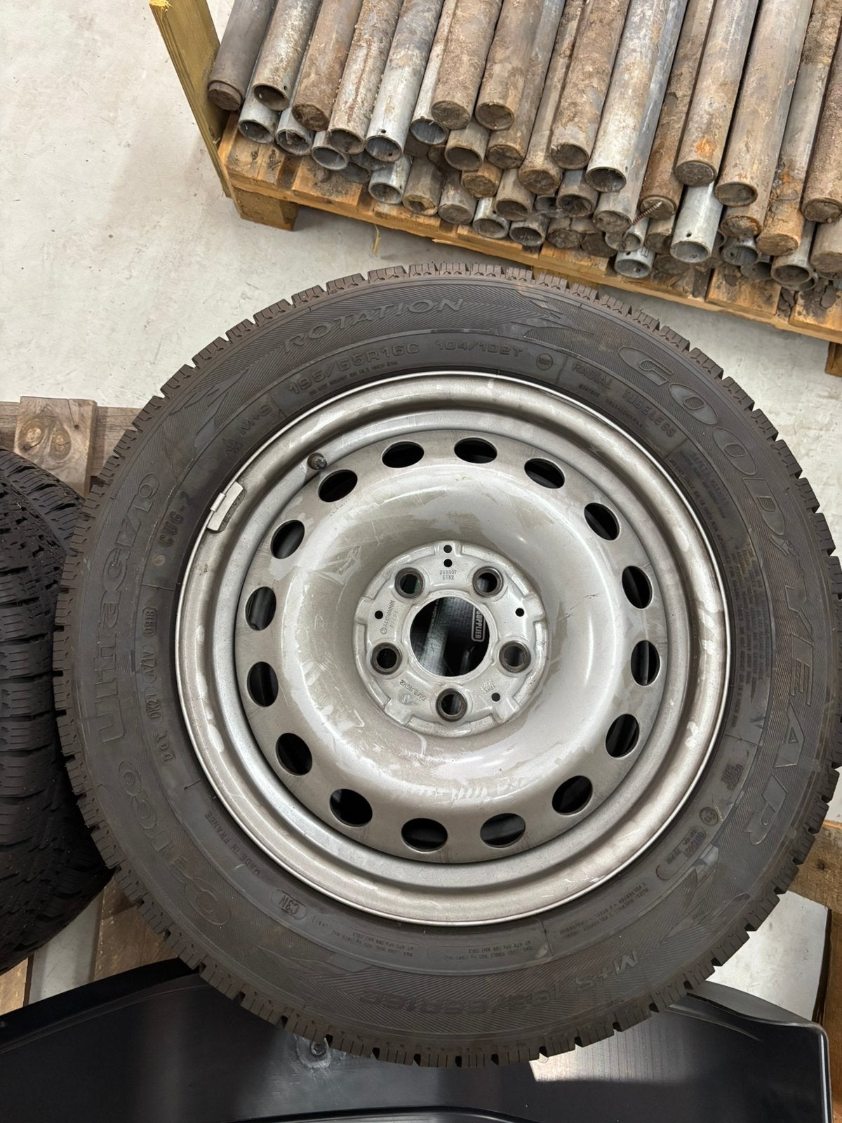 Complete set winterwielen met Goodyear UltraGrip Cargo, Ophalen of Verzenden, Zo goed als nieuw