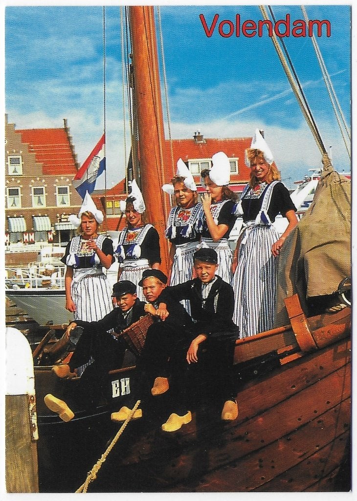 Volendam Ongelopen Ansichtkaart ( B5595 ), Ophalen of Verzenden, 1980 tot heden, Ongelopen, Noord-Holland