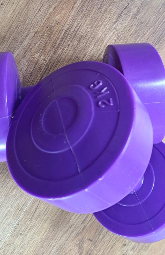 Paar paarse dumbbells van 2 kg, Ophalen, Dumbbell, Gebruikt, Onbekend