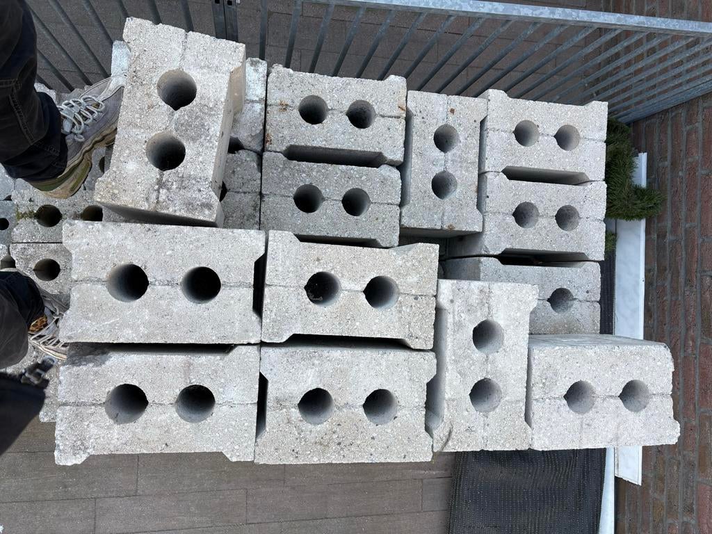 Restpartij betonnen blokken in diverse maten, Ophalen, Gebruikt, Beton