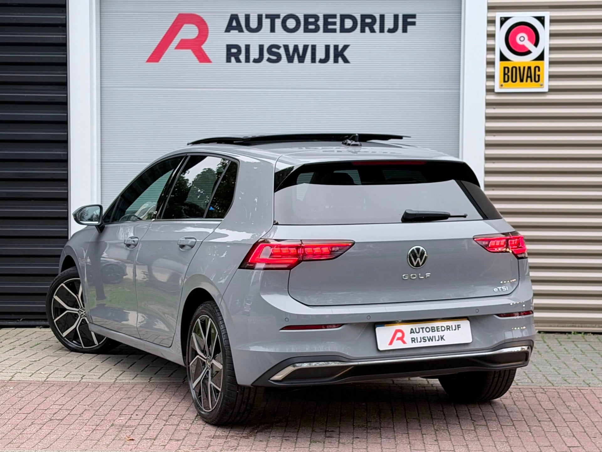 Volkswagen GOLF 1.5 eTSI Pano/Memory/Matrix/HuD, 4 cilinders, Bedrijf, Golf, 1500 kg