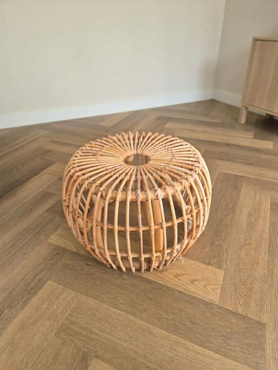 Rotan poef / bijzettafel, Minder dan 50 cm, Rond, Zo goed als nieuw, Riet of Rotan