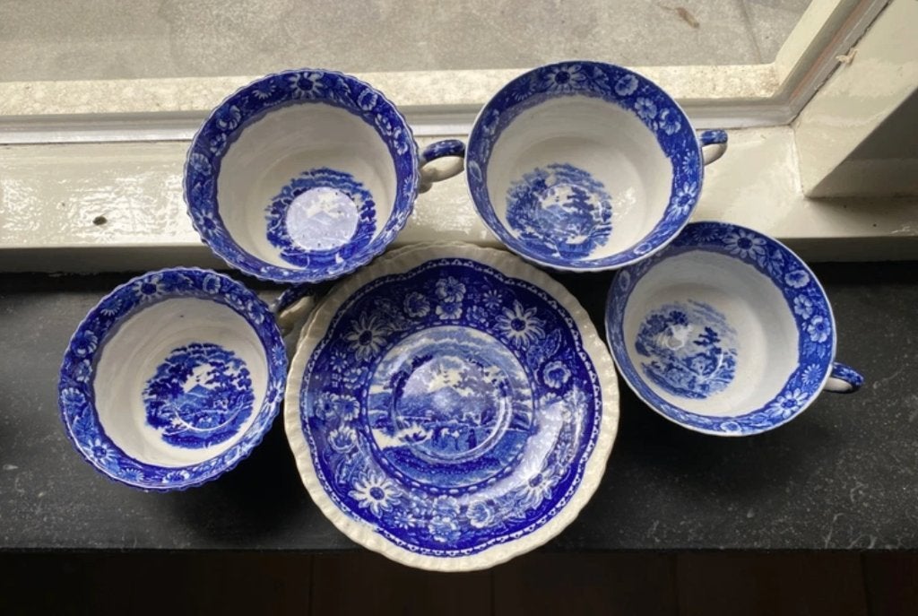 chinees porseleinen 4 theekopjes en 6 schotels, Ophalen of Verzenden