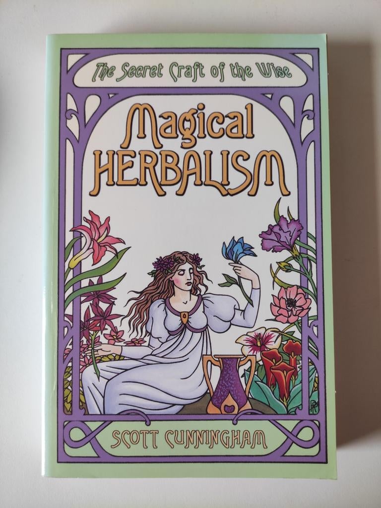 Magical Herbalism - Scott Cunningham, Scott Cunningham, Ophalen of Verzenden, Zo goed als nieuw, Instructieboek