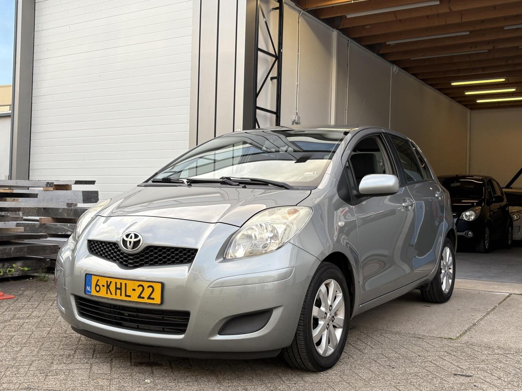 Foto 3 van Toyota Yaris 1.3 VVTi Dynamic|APk|Automaat|5 Deuren