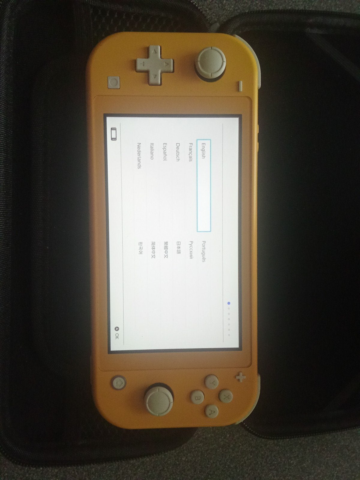 Nintendo switch lite, Ophalen of Verzenden, Geel, Gebruikt, Met beschermhoes of tas