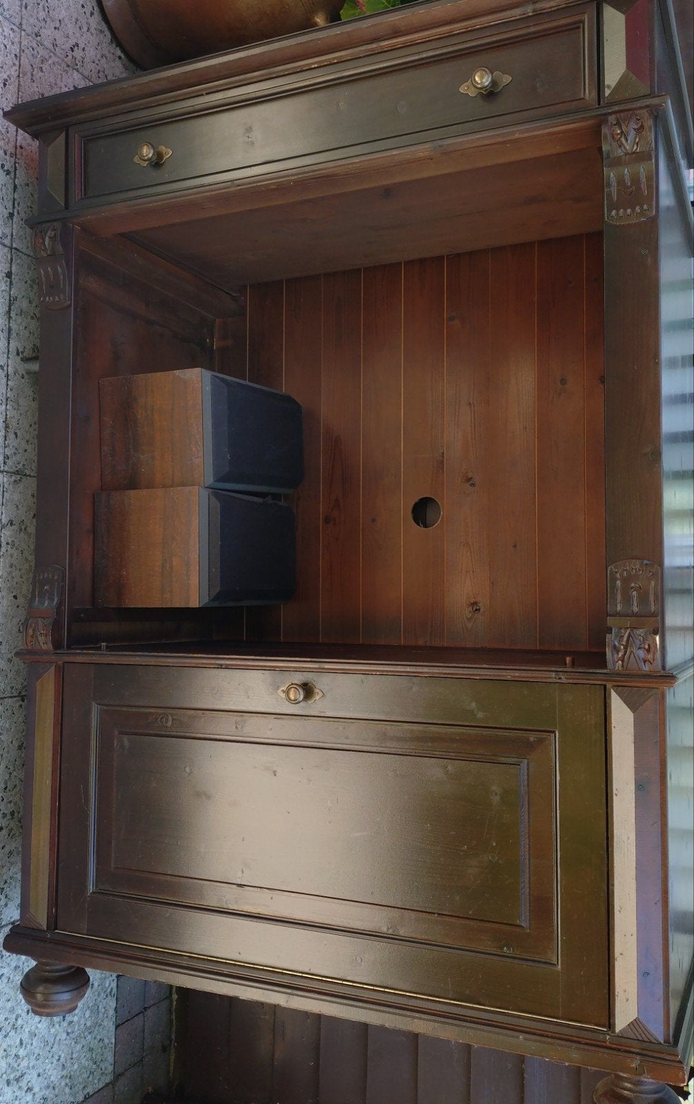 Gratis af te halen hoge koloniale tv kast, Gebruikt, 100 tot 150 cm, 100 tot 150 cm, Koloniaal