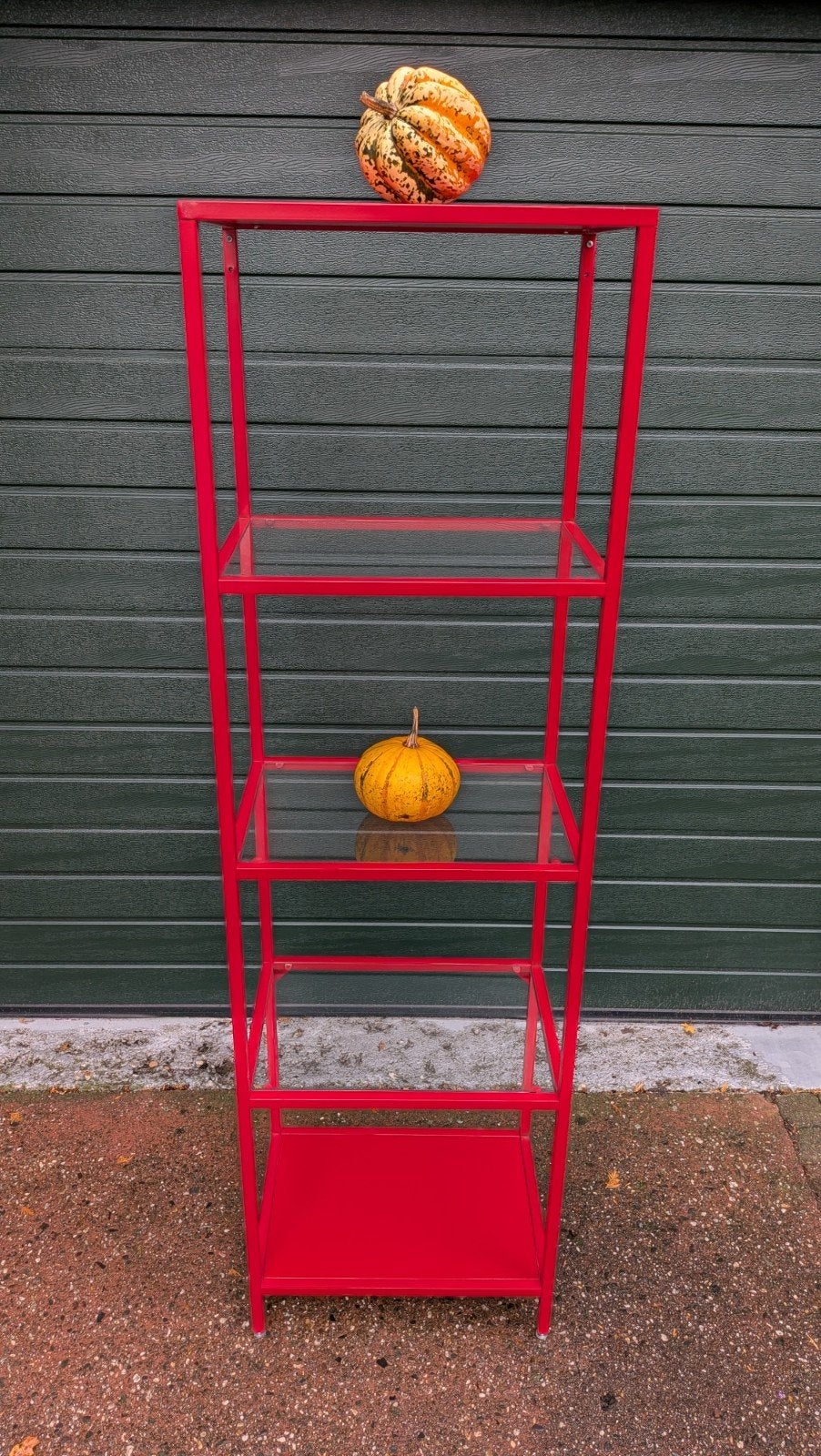 Ikea vitrinekast Vitssjö metaal/glas rood, Ophalen, 50 tot 100 cm, Zo goed als nieuw, Glas