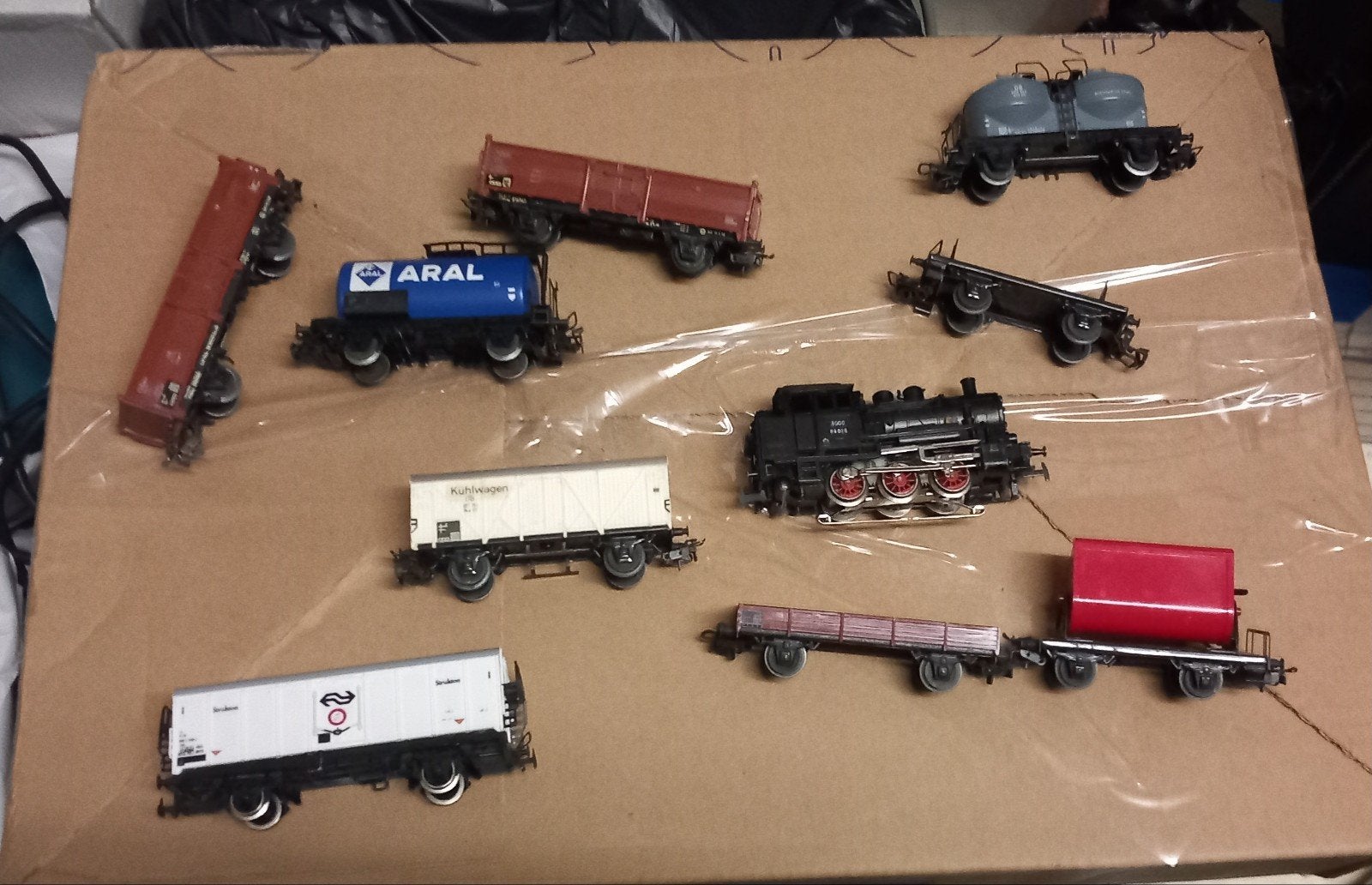 Te koop marklin  lok met 9 wagons ho Wisselstroom, Hobby en Vrije tijd, Modeltreinen | H0, Wisselstroom, Verzenden, Märklin, Gebruikt