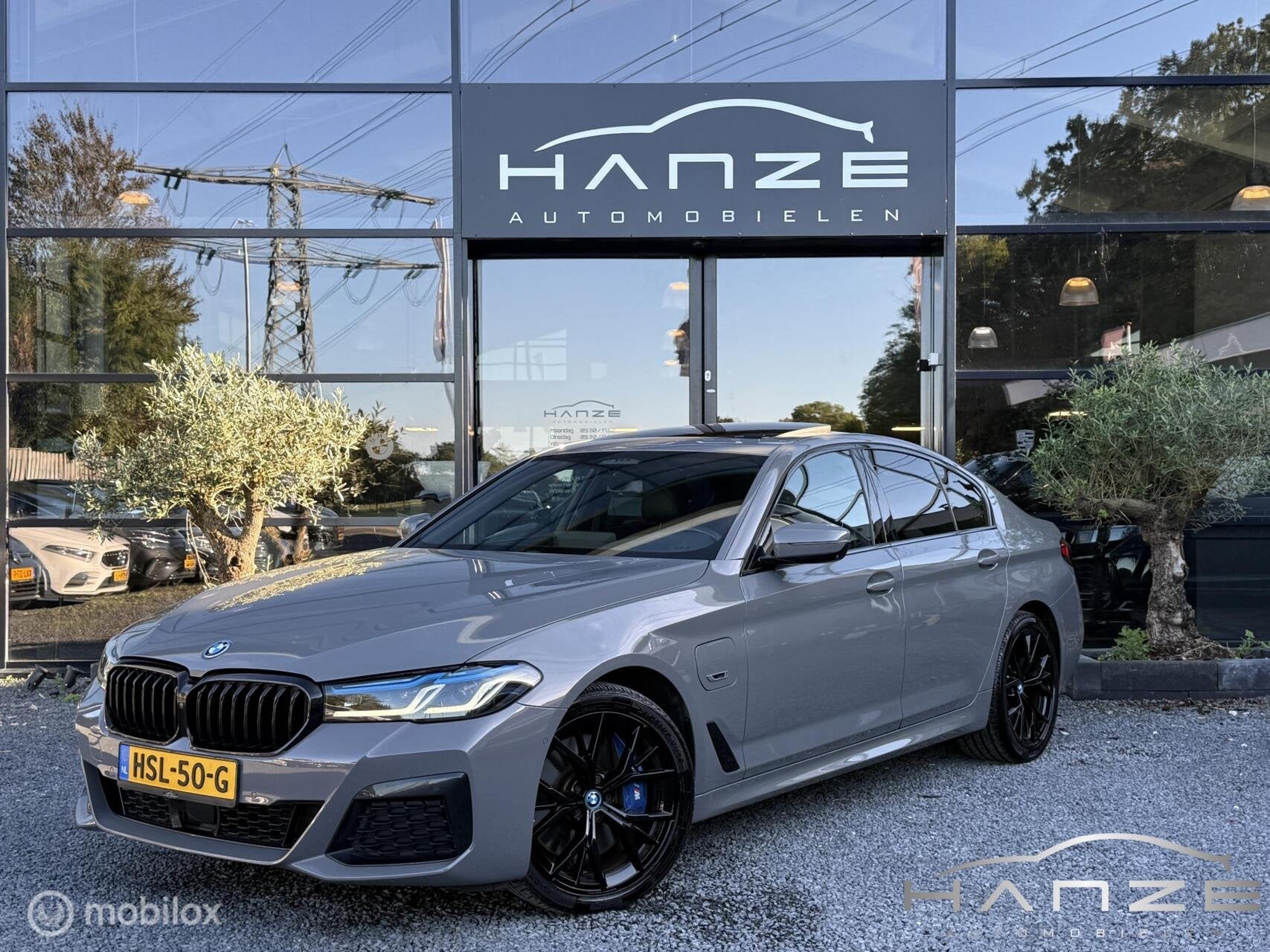 BMW 5-serie 545e xDrive|M-Sport|Pano|Laser|HUD|360|Memory|Vo, Auto's, Automaat, Gebruikt, 394 pk, 2000 kg
