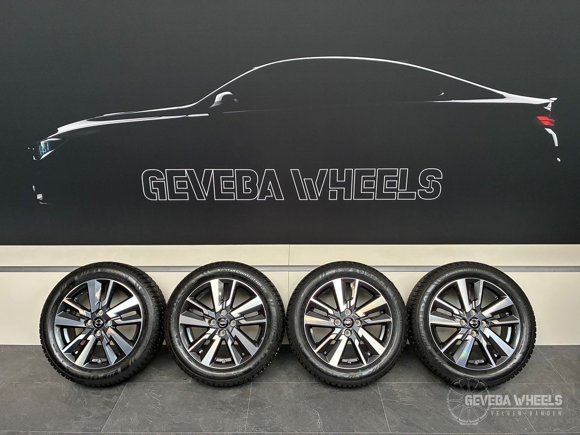 16” originele Nissan Micra velgen + winterbanden 4x100 TPMS, Gebruikt, -, Banden en Velgen, 195 mm