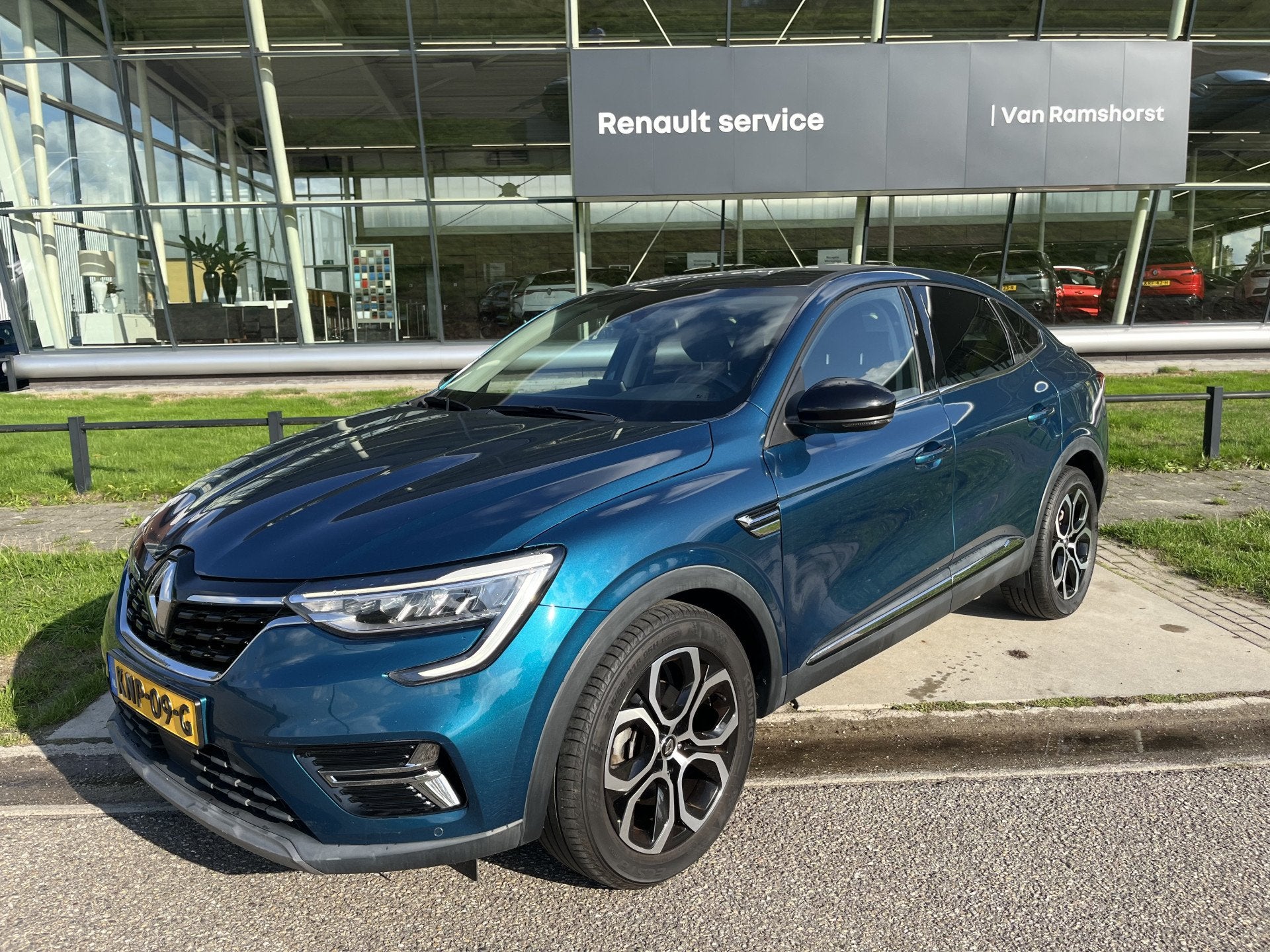 Renault Arkana 1.6 E-Tech Hybrid 145PK Intens / Camera / Sto, Stof, Gebruikt, 4 cilinders, Blauw