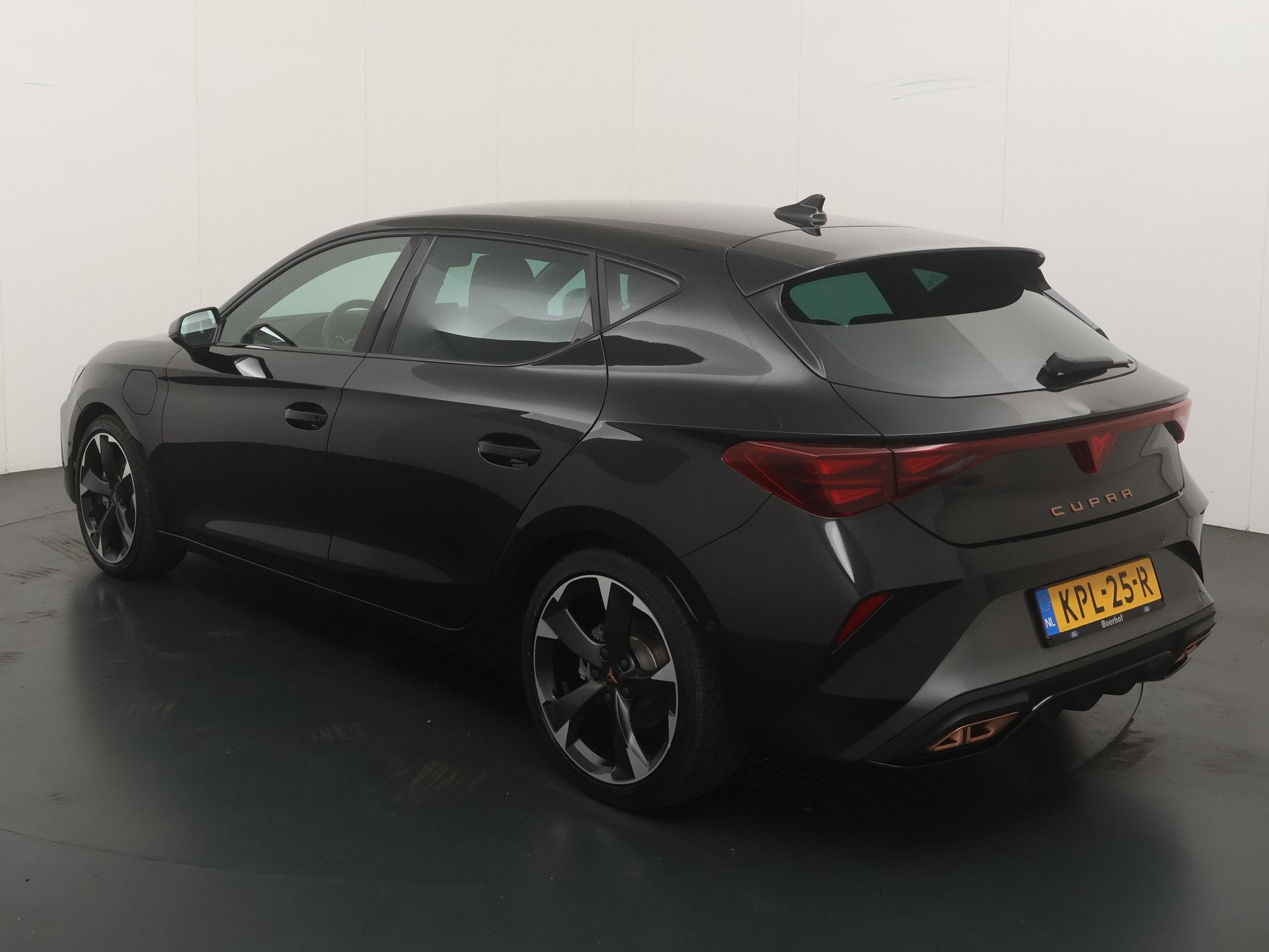 CUPRA Leon 1.5 TSI e-Hybrid 204pk PHEV Business | Stoel- en, 12 maanden, 4 cilinders, Leon, Leder en Stof