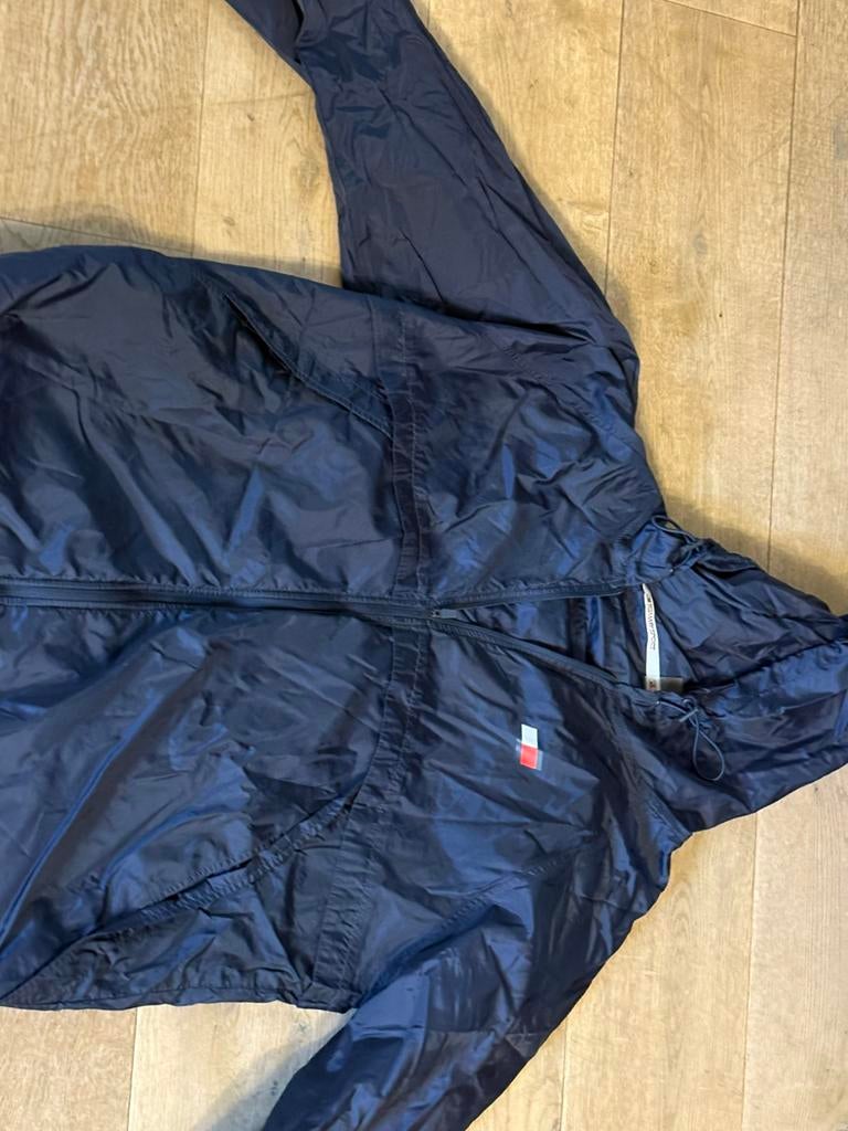 Regenjasje Tommy Hilfiger, Ophalen of Verzenden, Zo goed als nieuw, Blauw