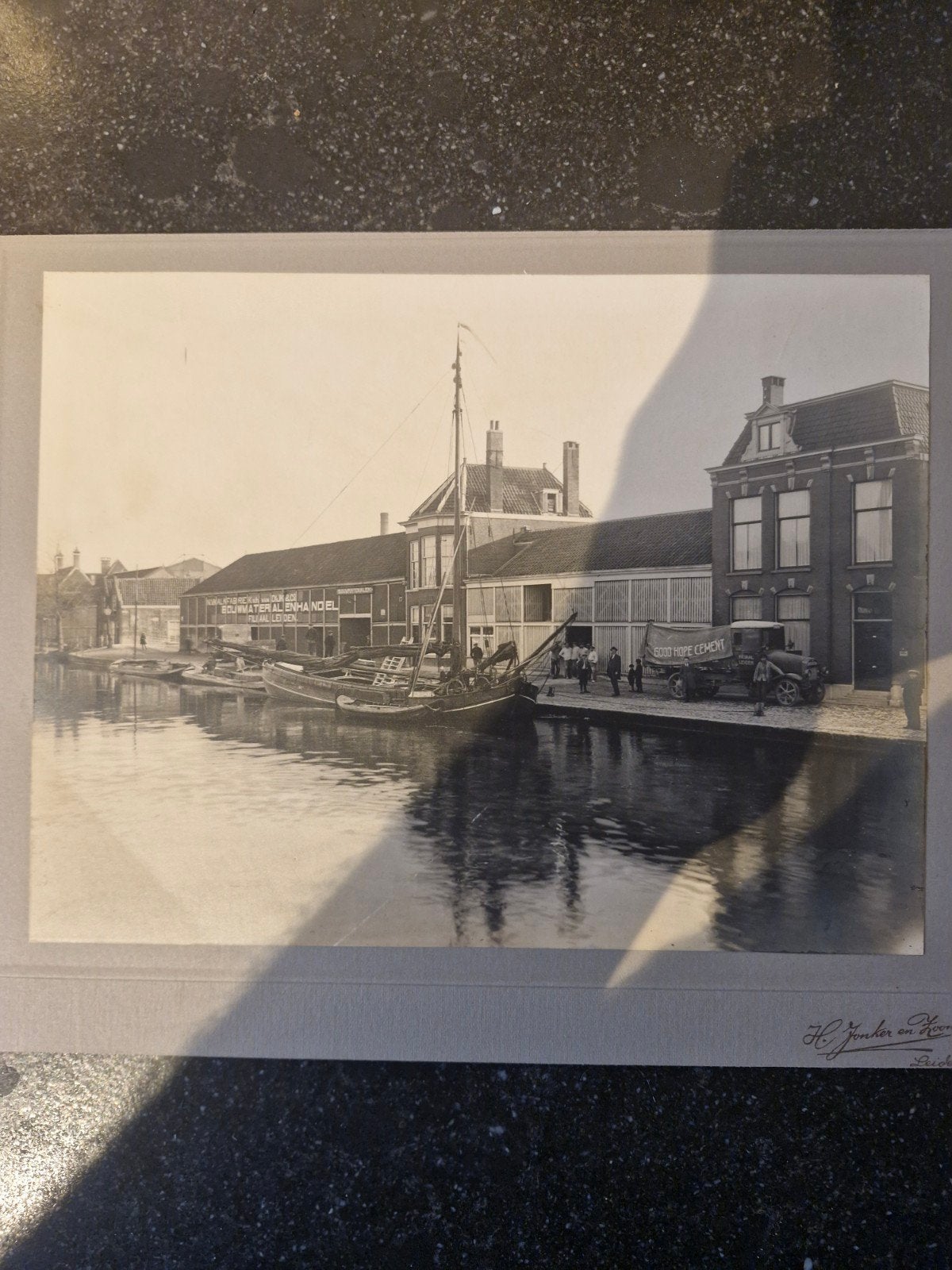 Oude foto van Leiden, gesigneerd H. Jonker en Zoon, Gebruikt, Foto, Ophalen of Verzenden, Gebouw
