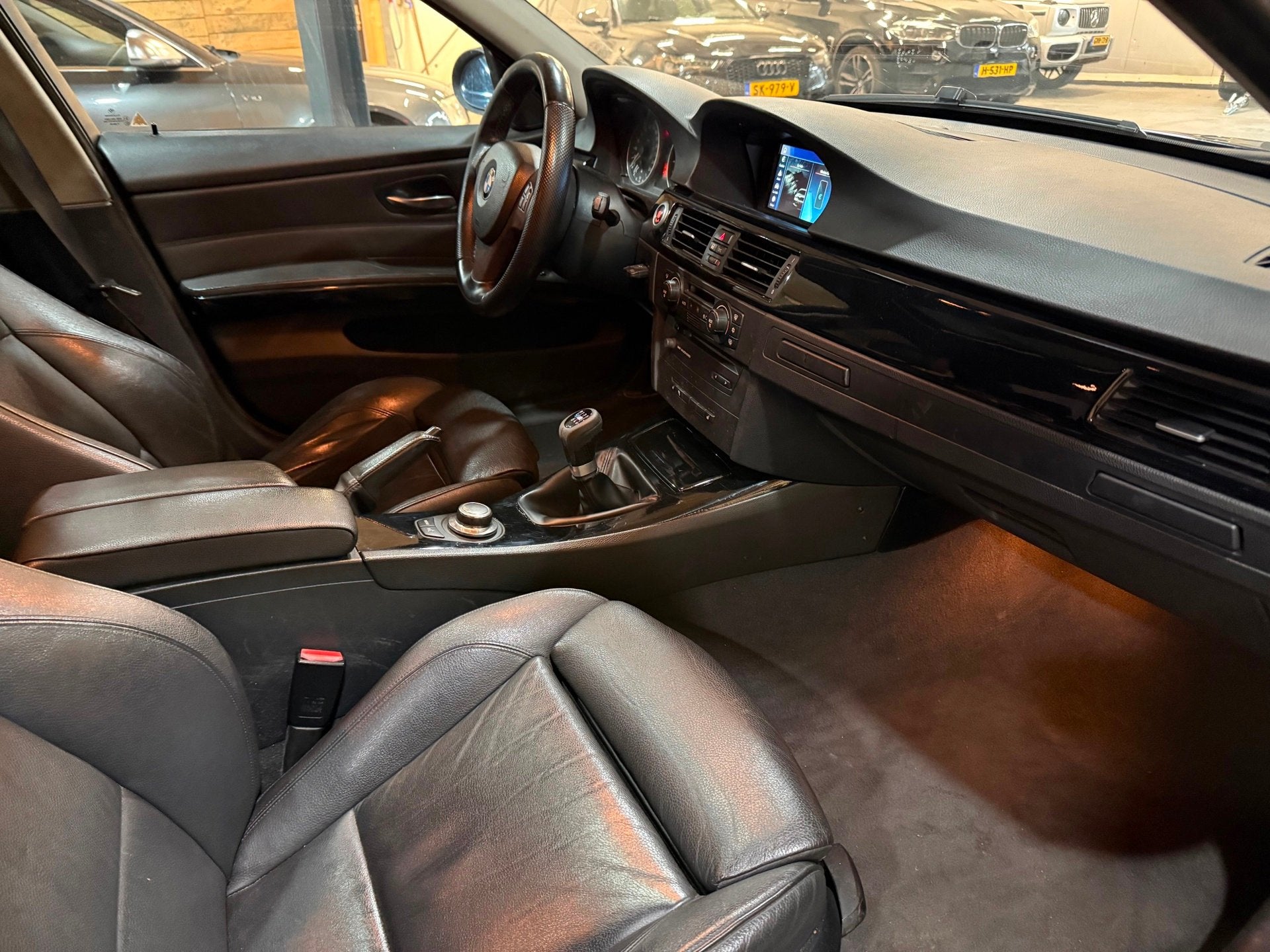 BMW 3-serie 320i Sedan 2006 M-sport Dakje CarPlay NWE KETTIN, Achterwielaandrijving, Automatische klimaatregeling, 4 cilinders