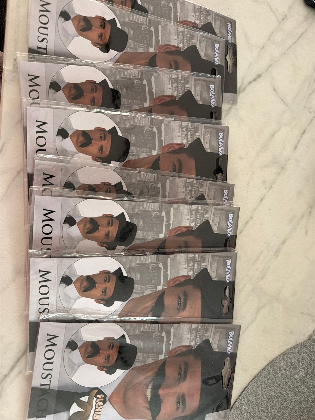 Zwarte Plaksnorren - Set van 8 stuks, Ophalen of Verzenden, Nieuw, Fopartikel, Carnaval