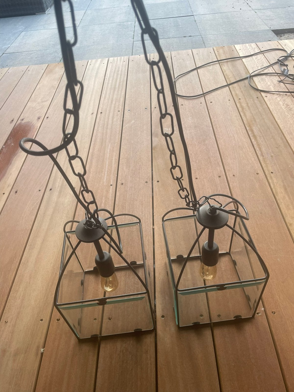 2 Glazen hanglampen met landelijke uitstraling, Huis en Inrichting, Ophalen, Zo goed als nieuw, Glas